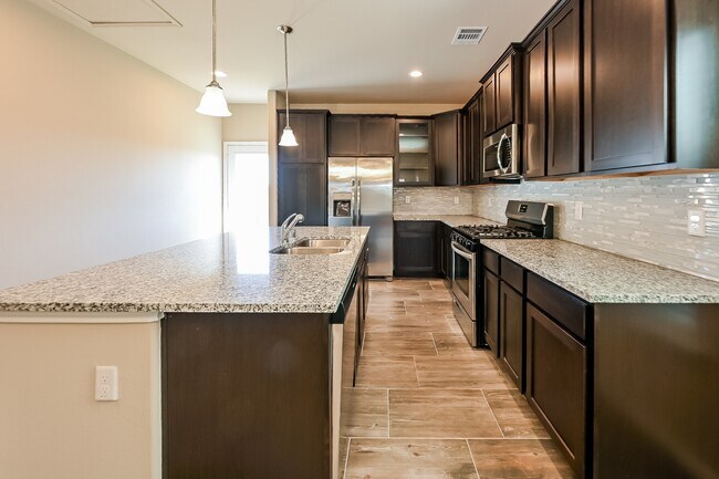 Building Photo - 7938 Cypress Country Dr