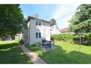 Building Photo - 711 University Ave SE