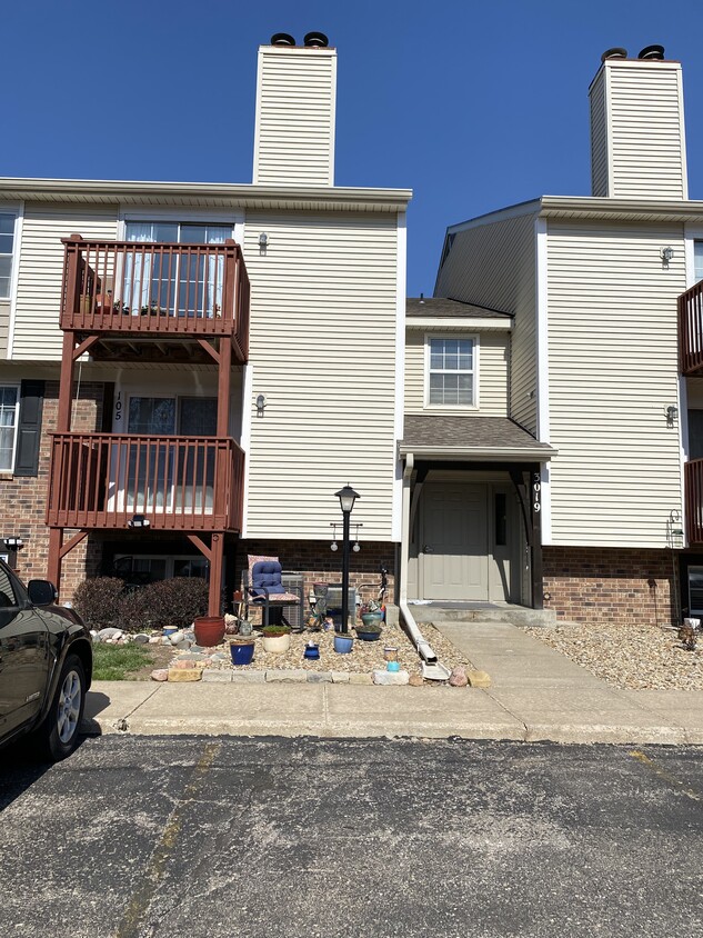 Secure entryway - 3019 SW Maupin Ln