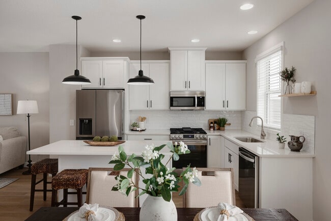 Building Photo - Villages of Island Park