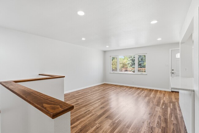 Foto del edificio - 122 Helena Cir