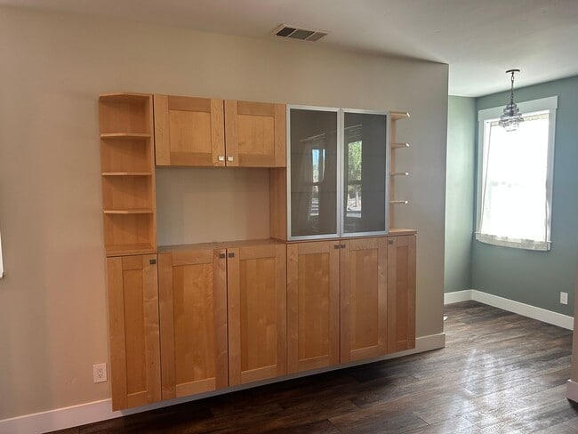 Building Photo - Charming Home in Winters, CA