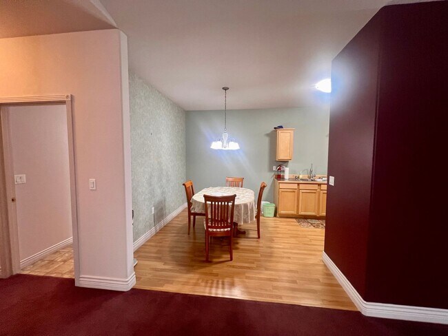 Foto del edificio - Cozy 2Bd 2Ba El Dorado Condo in Bellingham...