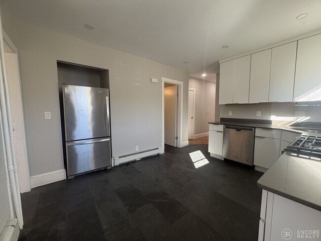 Building Photo - 23 Elmer St