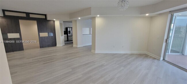 Foto del edificio - 10730 NW 66th St