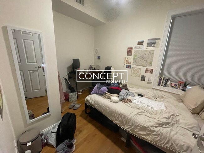 Foto del edificio - 1027 Tremont St