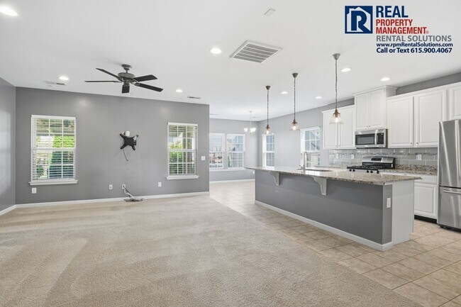 Foto del edificio - Gorgeous 4 bedroom brick home with bonus room and washer and dryer included! TRIPLE ROCKVALE SCHO...