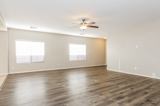 Foto del edificio - 119 Mountain View Rd