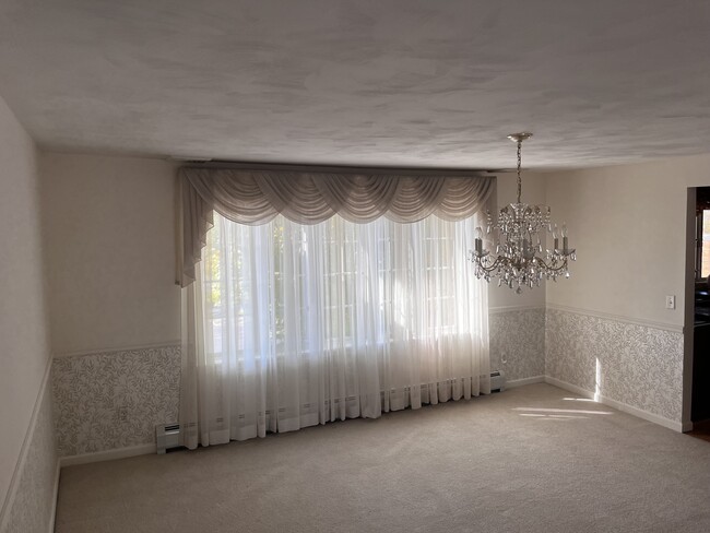 Dining Room - 130 Main St