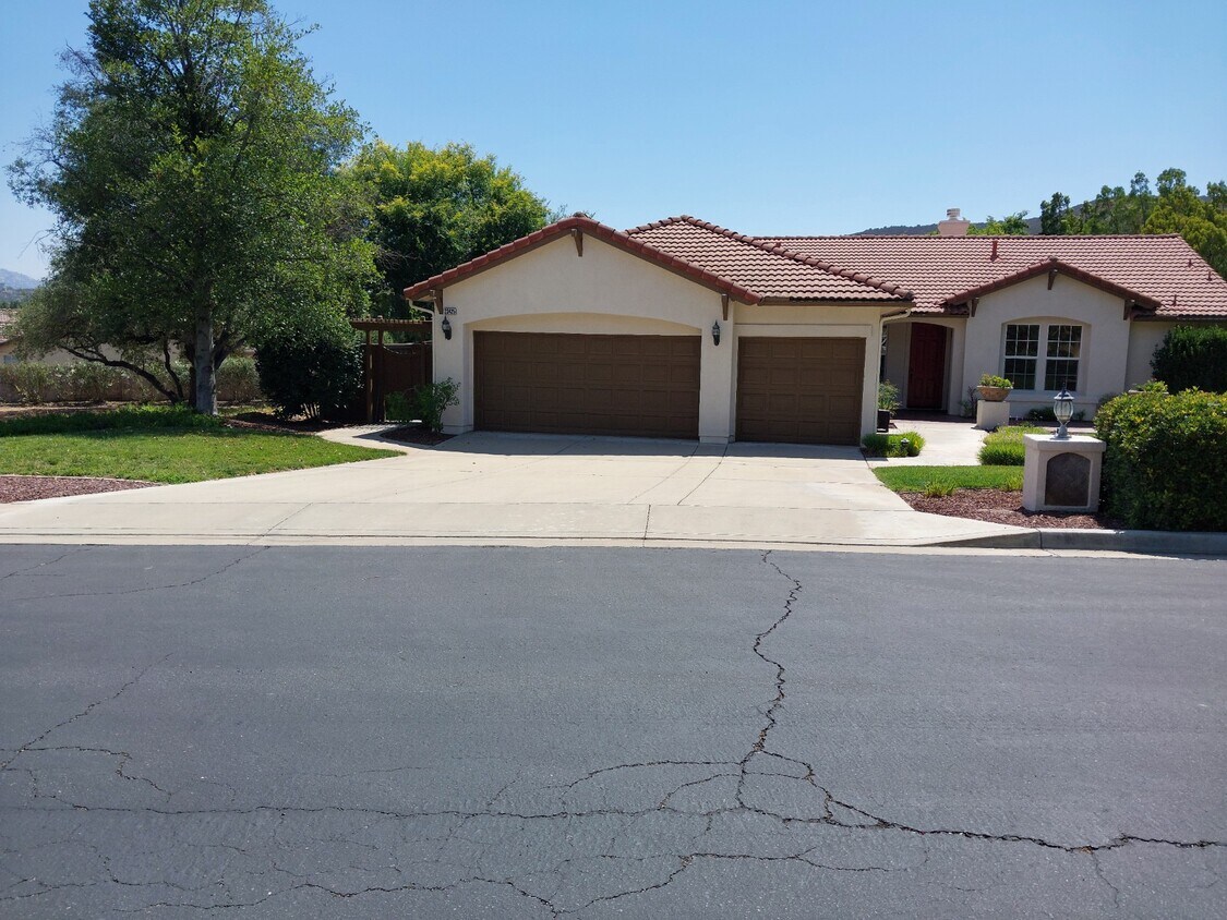 Foto principal - 23425 Mountain Peak Rd