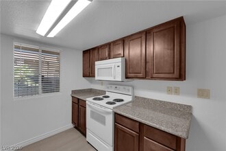 Building Photo - 4921 Indian River Dr