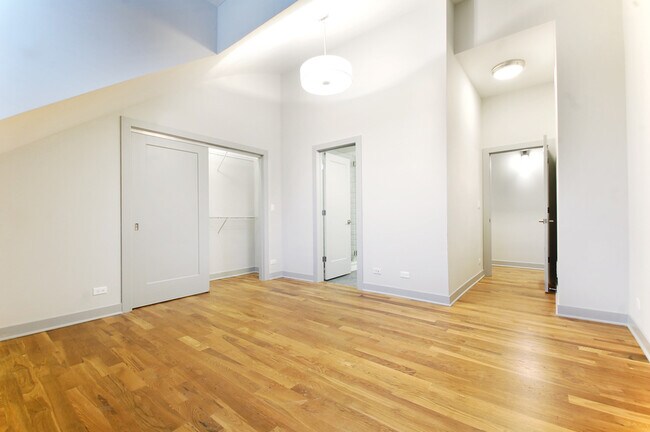 Foto del edificio - 2900 W Logan Blvd