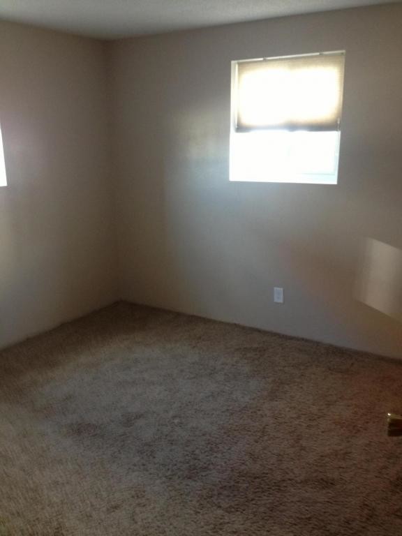 3818 Ave D Unit 12, Scottsbluff, NE 69361 Room for Rent in