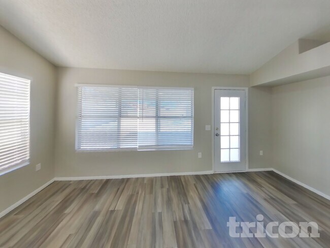 Foto del edificio - 6842 N 78th Ave