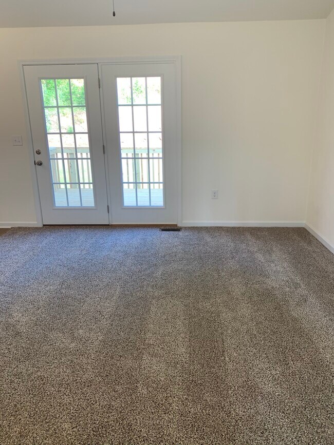 Building Photo - 2046 Tula Dr