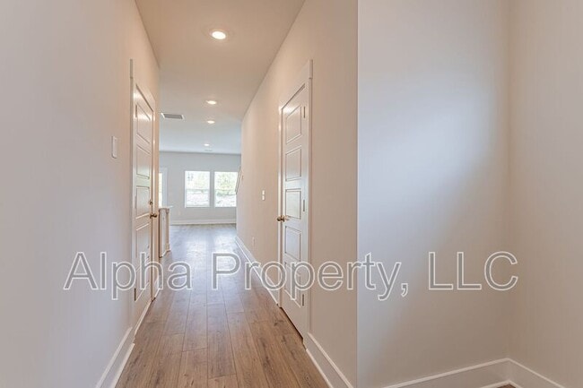 Foto del edificio - 422 Ellis Mill St
