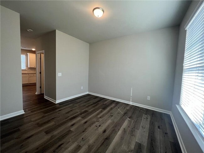 Building Photo - 213 Creek View Pl