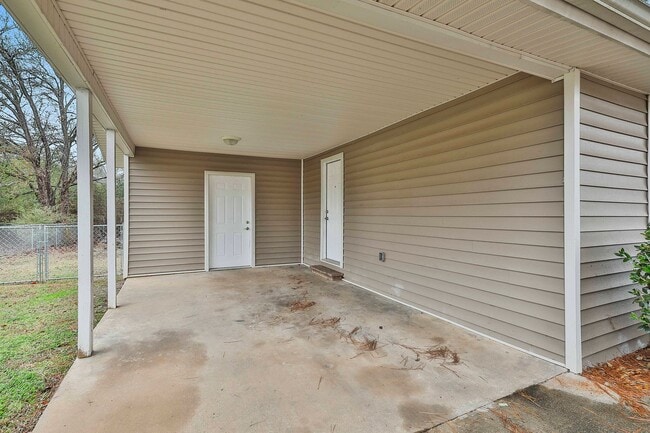 Building Photo - Cozy 3bd/1ba in Hampton.