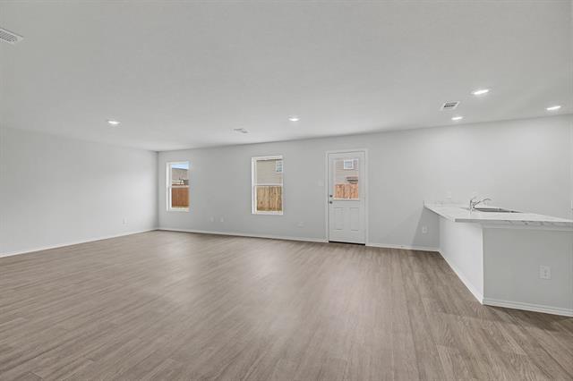 Building Photo - 213 Arbor Ct