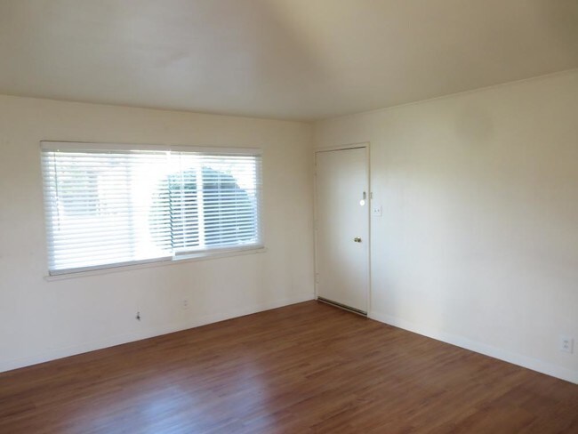 Building Photo - 2 bedroom in Richmond CA 94804