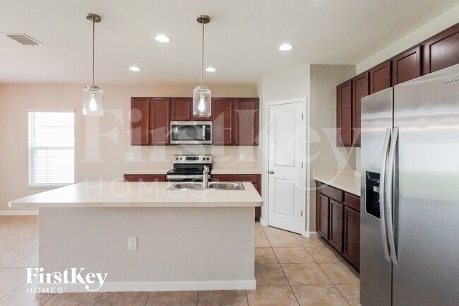 Building Photo - 822 Fillmore Ct