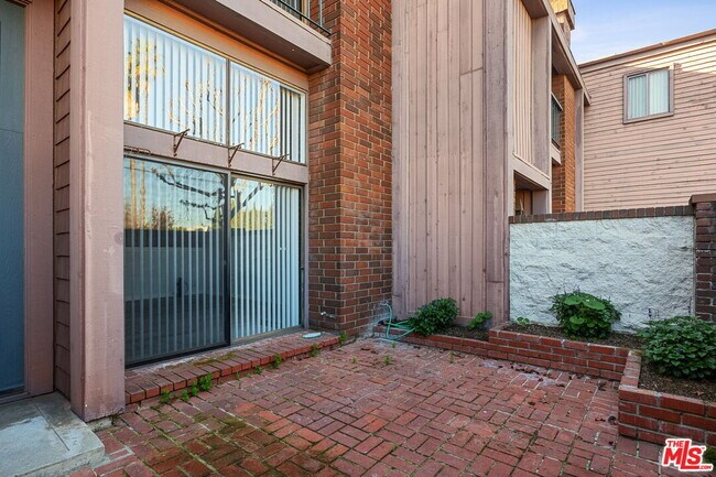 Foto del edificio - 4631 Alla Rd