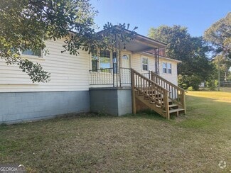 Building Photo - 421 Avera Ln