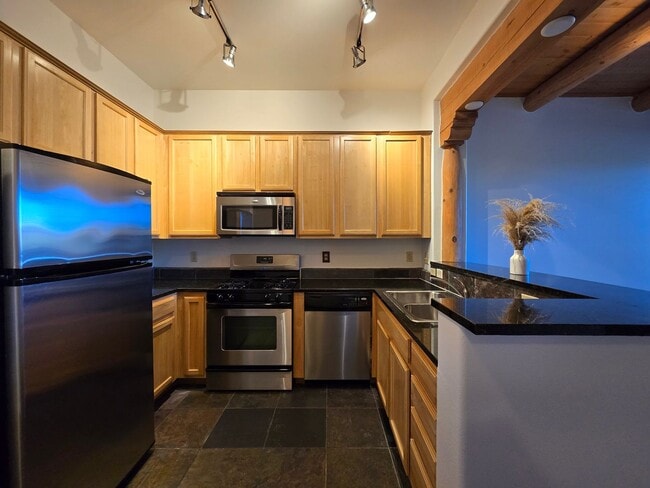Building Photo - 1405 Vegas Verdes Dr