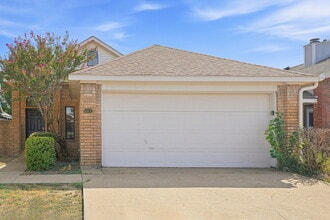 Building Photo - 6924 Aston Dr