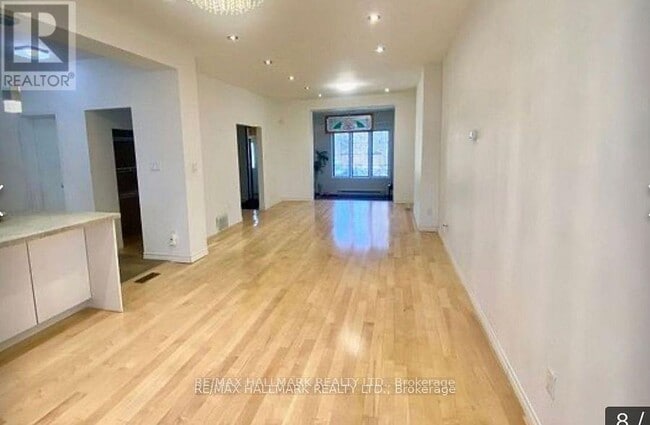 Building Photo - 228 Gainsborough Rd