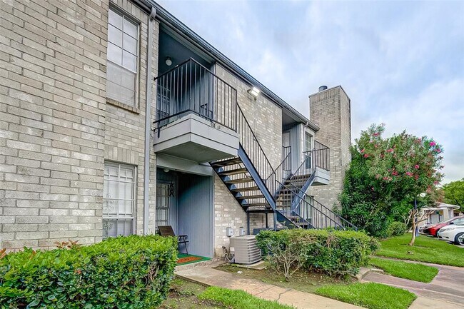 Foto del edificio - 6500 Sands Point Dr