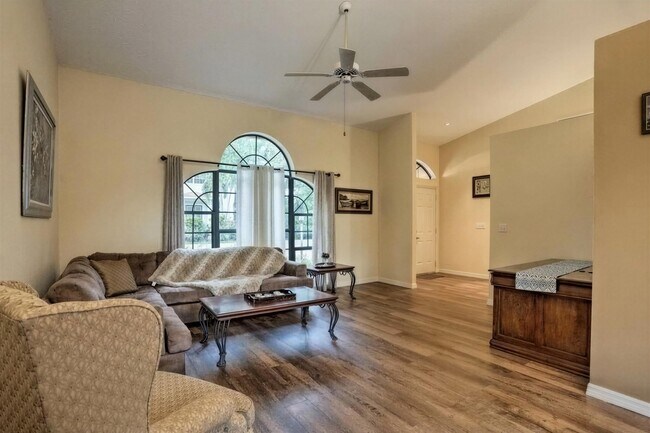 Foto del edificio - 522 SW Timber Trail