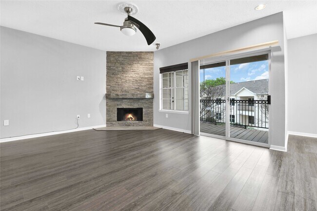 Building Photo - 12565 Melville Dr