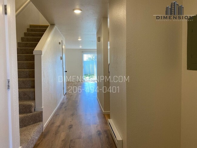 Interior Photo - Dimension Auburn On M St