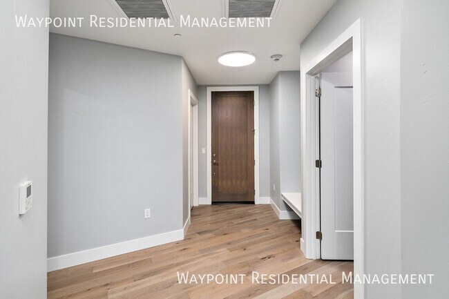 Foto del edificio - 880 W River St