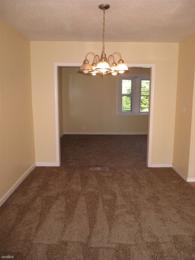 Building Photo - 3 br, 1 bath Duplex - 1227 Kimberly Ln Unit A