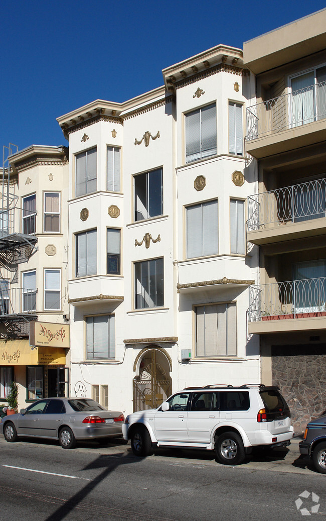 Building Photo - 2006-2010 Lombard St