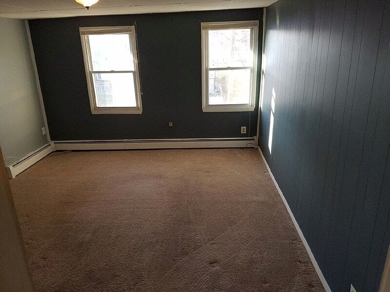 Livingroom - 2115 Wilson Ave
