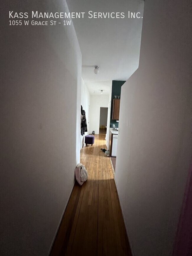 Photo - 1055 W Grace St Apartment