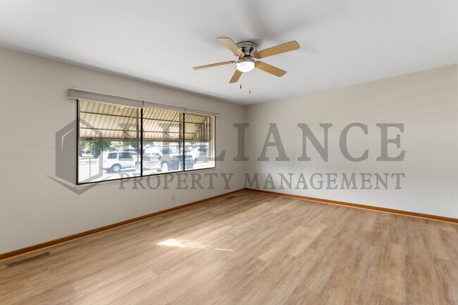 Foto del edificio - 2532 N Amidon Ave