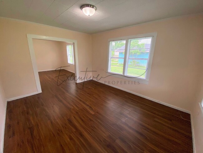 Building Photo - 2-Bedroom Home with Outdoor Storage – Now ...