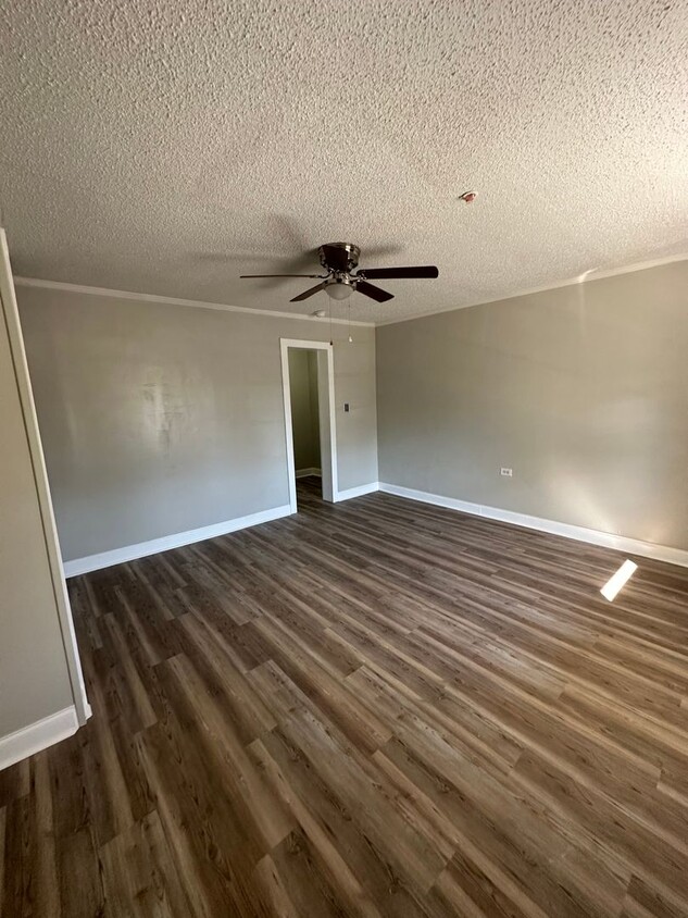 Foto principal - Remodeled One Bedroom Apartment In Corinth...