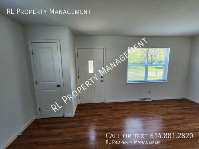 Foto del edificio - Spacious 3 bedroom 1.5 bathroom town home