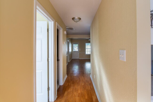 Foto del edificio - 3025 Brookhaven Way