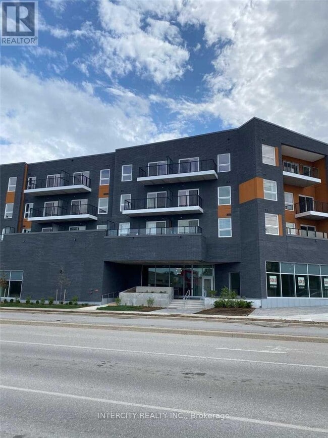 Building Photo - 430-430 Essa Rd