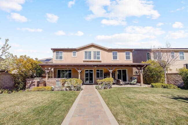 Foto del edificio - 22494 Brightwood Pl