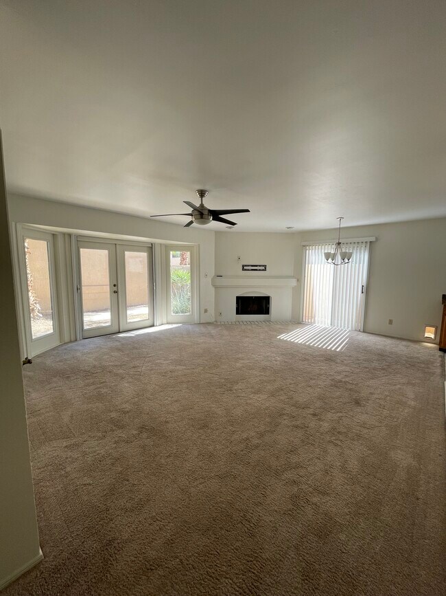 Foto del edificio - 10929 E Yucca St