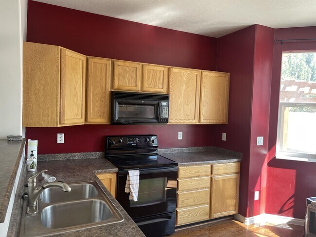 Foto del edificio - 754 N Bradford Dr