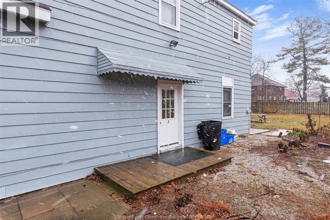 Building Photo - 21 Pearl St W