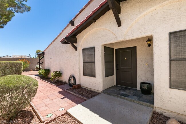 Building Photo - 2587 Swan Ln